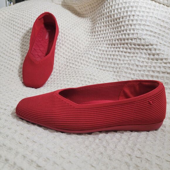 Vivaia Margot Walker Red Lightweight Square Toe V-cut Flats 41.5 Sz 10 - Picture 1 of 16